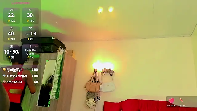 naomy  xx online show from April 29, 11:22 pm