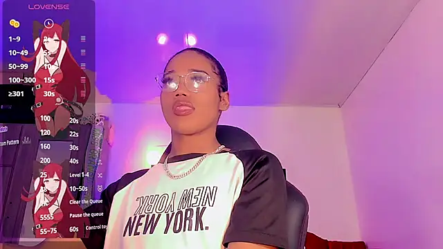 naomy  xx online show from July 16, 4:07 am