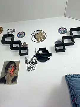 jamilaross online show from December 14, 9:19 pm