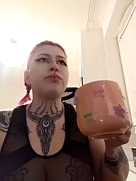 divine eve online show from February 23, 9:05 pm