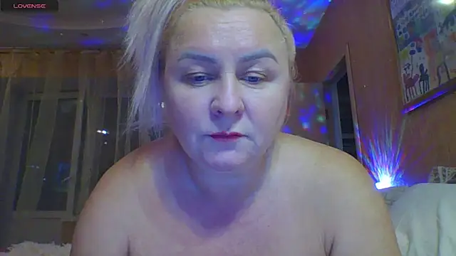 mira robinsonnn online show from October 19, 9:26 pm