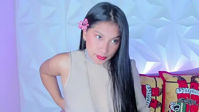 Snapshot of LinnaGardenia chatting on December 20, 1:33 pm LinnaGardenia online show from December 20, 1:33 pm