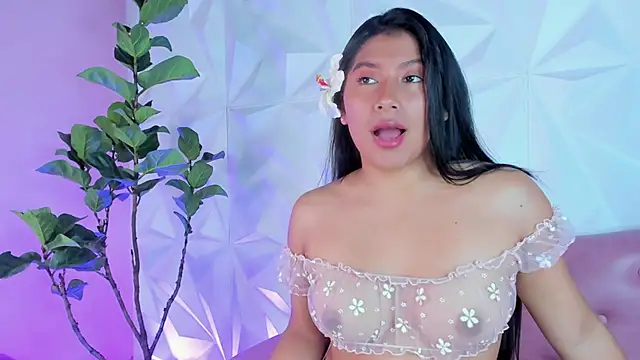 Snapshot of LinnaGardenia chatting on February 7, 1:11 pm LinnaGardenia online show from February 7, 1:11 pm