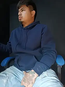 Snapshot of DickMasterfindom chatting on July 23, 3:54 pm DickMasterfindom online show from July 23, 3:54 pm