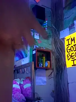 Snapshot of Cloud_Master9 chatting on November 25, 12:43 am Cloud Master9 online show from November 25, 12:43 am