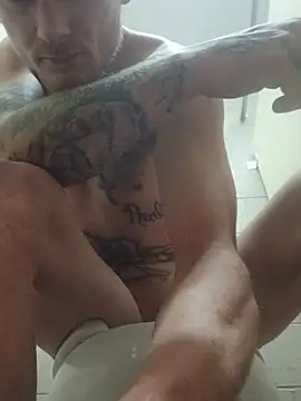 Snapshot of selfmadestud chatting on July 3, 10:21 am selfmadestud online show from July 3, 10:21 am