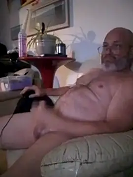 iambradz online show from April 20, 11:24 am