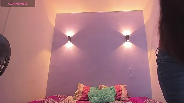 Snapshot of Sofia_Clauss_ chatting on December 12, 5:10 am Sofia Clauss online show from December 12, 5:10 am