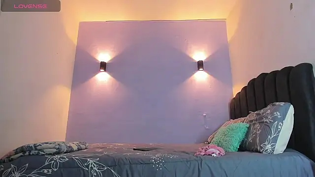 Snapshot of Sofia_Clauss_ chatting on February 12, 3:29 am Sofia Clauss online show from February 12, 3:29 am