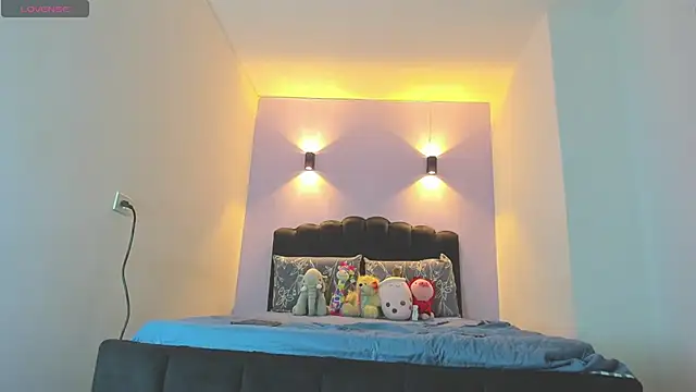 Snapshot of Sofia_Clauss_ chatting on October 17, 8:28 am Sofia Clauss online show from October 17, 8:28 am