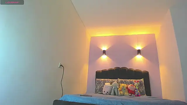 Snapshot of Sofia_Clauss_ chatting on October 20, 5:08 am Sofia Clauss online show from October 20, 5:08 am