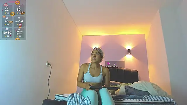 Snapshot of Sofia_Clauss_ chatting on October 21, 4:46 am Sofia Clauss online show from October 21, 4:46 am