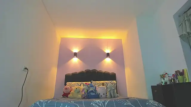 Sofia Clauss  online show from April 23, 4:14 am