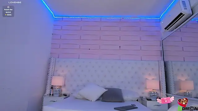 Yaaky  online show from March 12, 9:24 pm