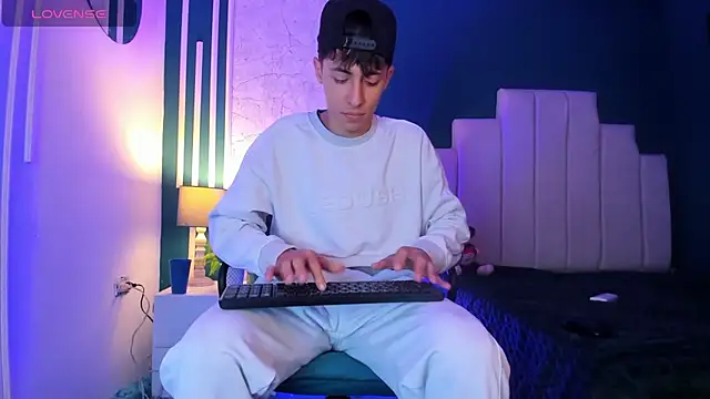 AlessandroDybala online show from February 19, 11:49 am