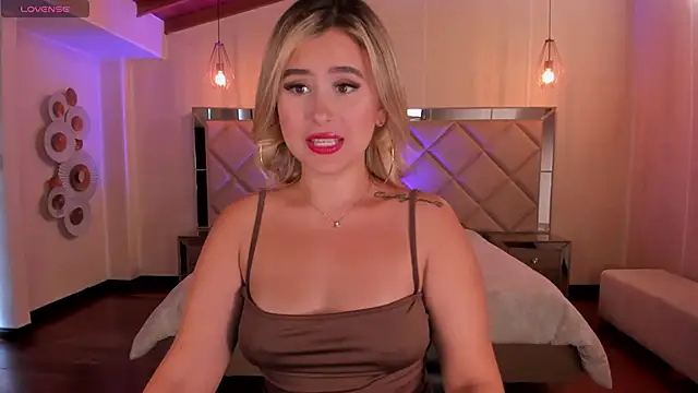 AnnaBrooks1 online show from February 2, 7:45 pm