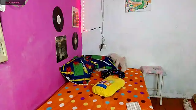 sensitive brunette online show from January 4, 10:13 pm