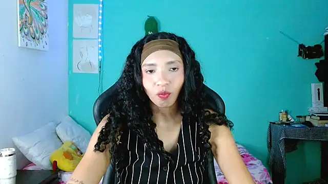 sensitive brunette online show from April 23, 1:51 am