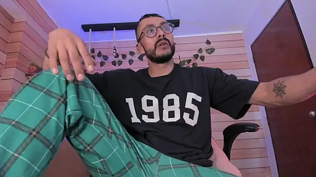 Tom cooper  online show from February 28, 7:14 pm