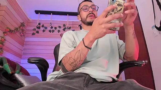 Tom cooper  online show from March 7, 1:18 pm