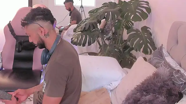 Tom cooper  online show from November 22, 1:32 pm