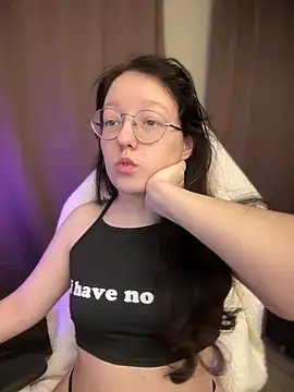 emigooflordXD online show from December 18, 6:32 am