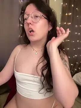 emigooflordXD online show from February 7, 7:07 am