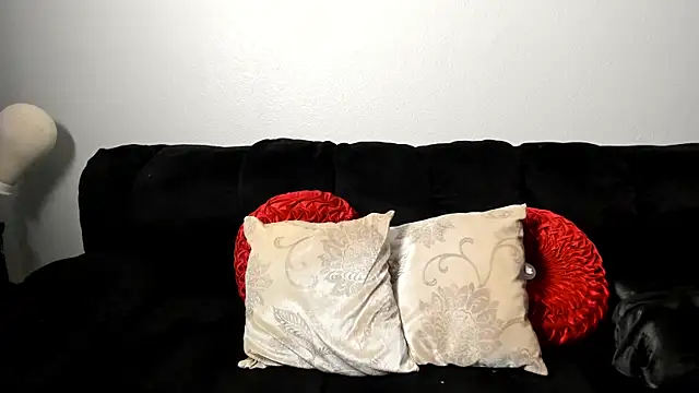 yiauana online show from March 1, 7:41 am