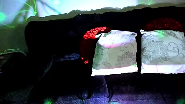 yiauana online show from March 16, 2:21 am