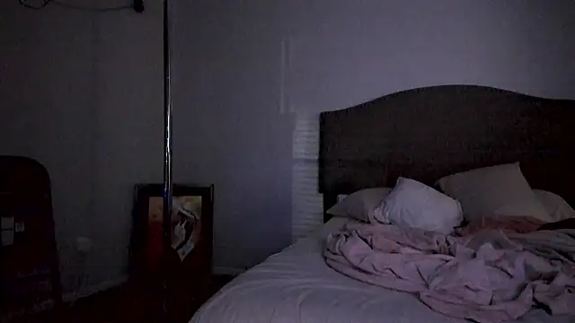 yiauana online show from October 17, 12:25 am