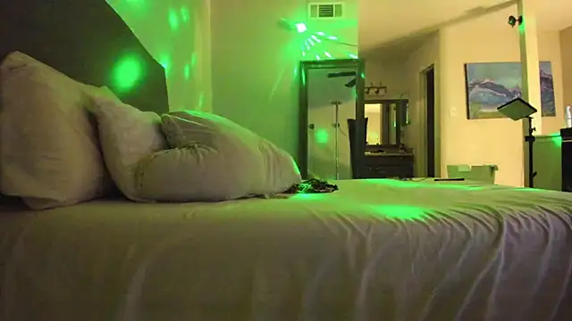 yiauana online show from January 9, 5:43 am