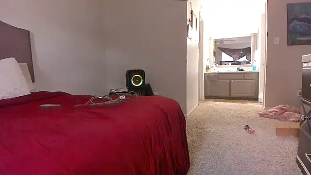 yiauana online show from February 25, 10:41 pm