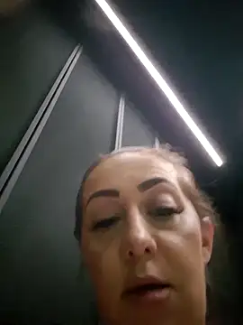 AvaLloyd online show from February 17, 3:36 am