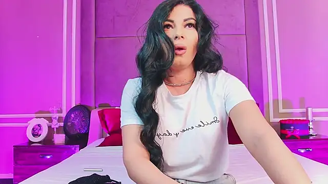 EmilyColle  online show from March 10, 5:00 am