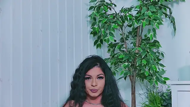 Snapshot of EmilyColle_ chatting on December 13, 7:53 pm EmilyColle online show from December 13, 7:53 pm