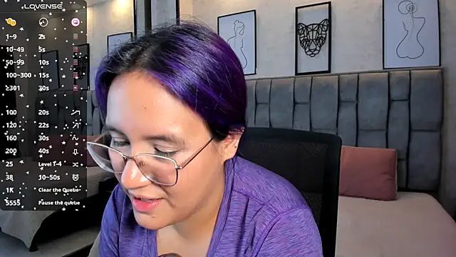 Snapshot of sweet--emily chatting on February 13, 8:17 am sweet--emily online show from February 13, 8:17 am