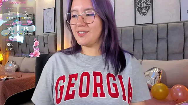 Snapshot of sweet--emily chatting on March 2, 10:03 am sweet--emily online show from March 2, 10:03 am