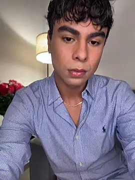 Snapshot of oliversstream chatting on February 15, 1:57 am oliversstream online show from February 15, 1:57 am