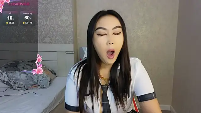 Diana Moon  online show from July 28, 2:07 am