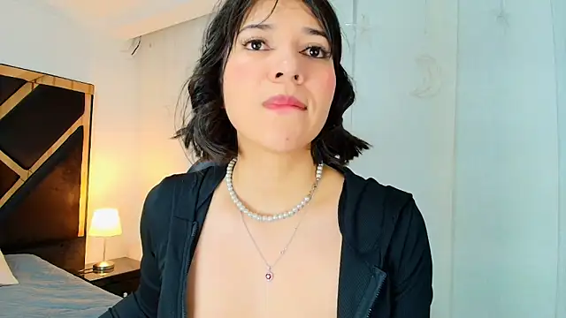 lina bedoya  online show from June 9, 11:44 am