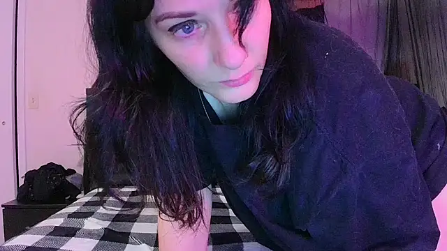 CrystalLakeXO online show from January 15, 7:57 am