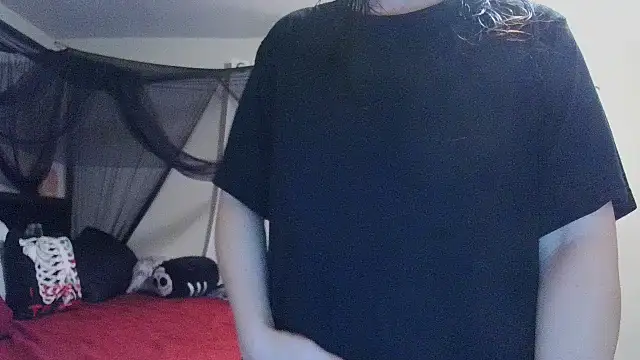 CrystalLakeXO online show from March 8, 11:41 pm