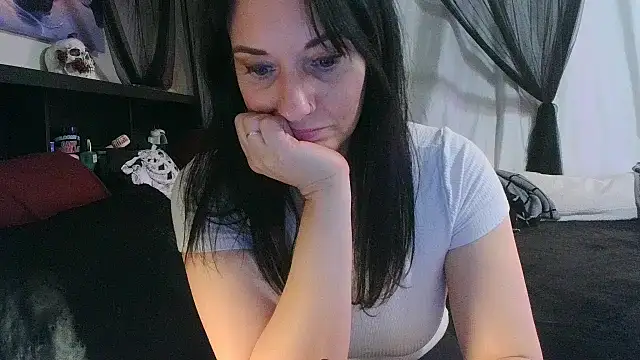 CrystalLakeXO online show from March 25, 6:19 am