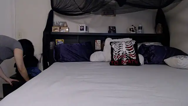CrystalLakeXO online show from June 13, 5:16 am