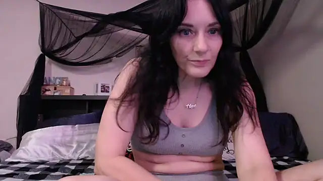 CrystalLakeXO online show from July 23, 7:06 am