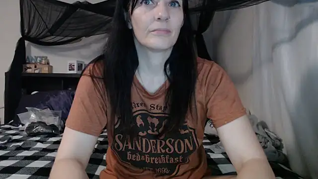 CrystalLakeXO online show from July 25, 6:55 am
