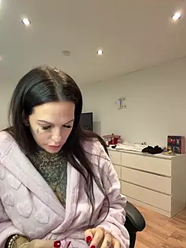Snapshot of AileenInkOfficial chatting on January 5, 1:58 pm AileenInkOfficial online show from January 5, 1:58 pm