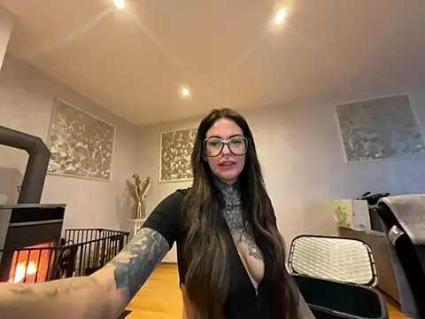 Snapshot of AileenInkOfficial chatting on February 28, 7:05 am AileenInkOfficial online show from February 28, 7:05 am