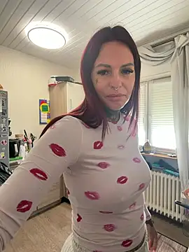 AileenInkOfficial online show from June 9, 7:09 am