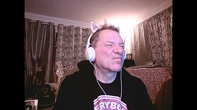 coryassman online show from December 13, 12:39 pm